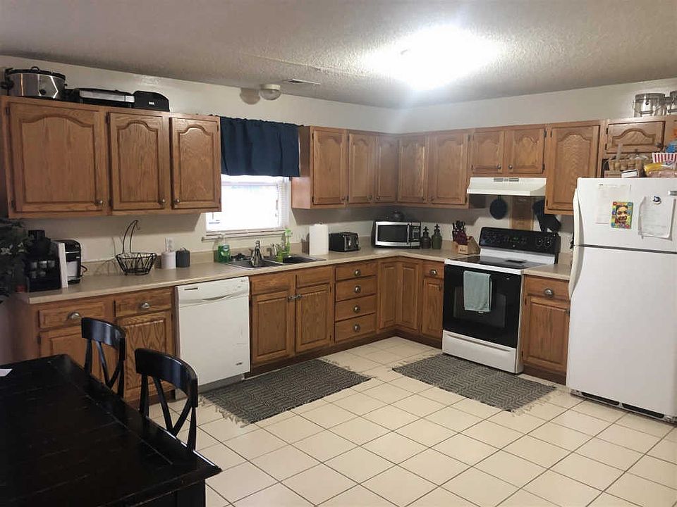 2nd image of 3012 Lowe Ln