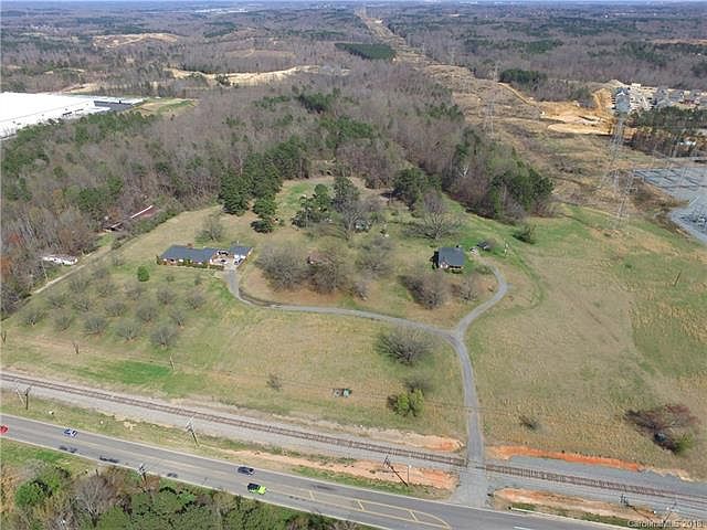 2nd image of 12218 Old Statesville Rd