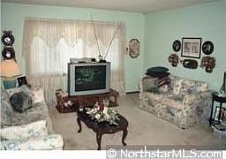 5th image of 5836 213th St N