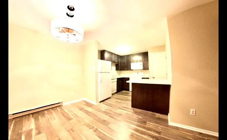 630 S Sherwood St #1 — Photo 12