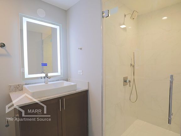 3rd image of 2233 E 67th St #1302