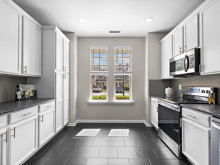 120 Point Comfort Ln — Photo 10