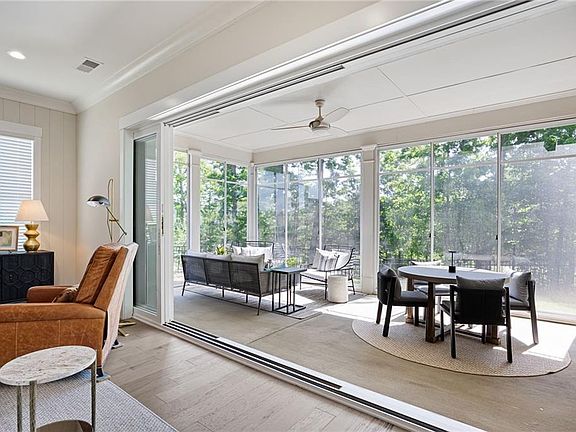 4th image of 106 Summit View Ct
