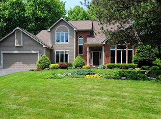 35 Stonewall Ln, Delmar, NY 12054