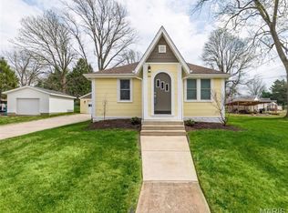 418 S Main St, O'Fallon, IL 62269
