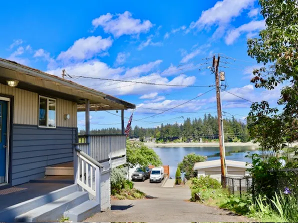 1723 Shorewood Dr, Bremerton, WA 98312