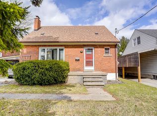 16 Ayre Point Rd, Toronto, ON M1M1G5