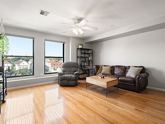 4th image of 58 Almont St APT 12