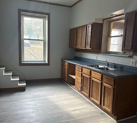 3rd image of 417 W 4th St