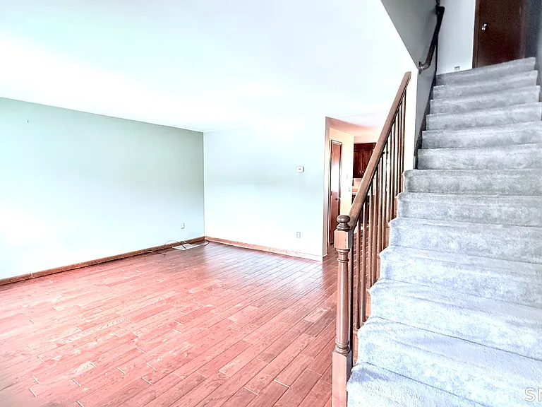 6 Oak Forest Dr #3 — Photo 3