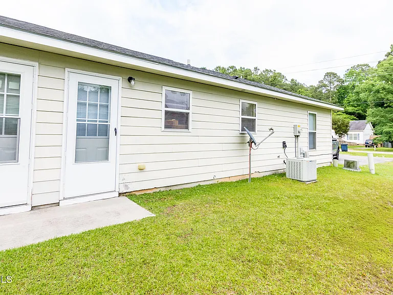241A Lakewood Dr #A — Photo 6