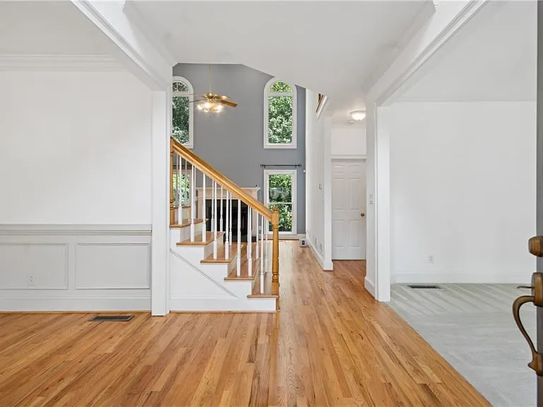 270 Edwardton Ct — Photo 10