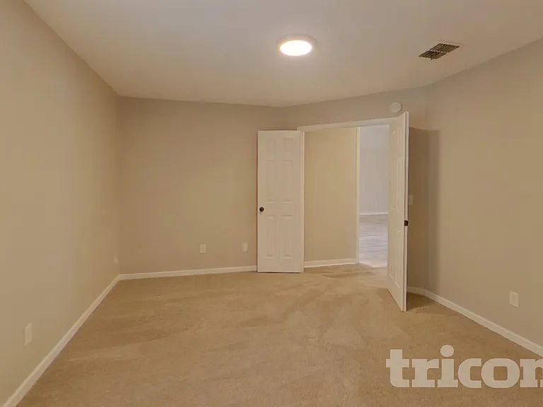 12124 Roundham Ln N — Photo 12