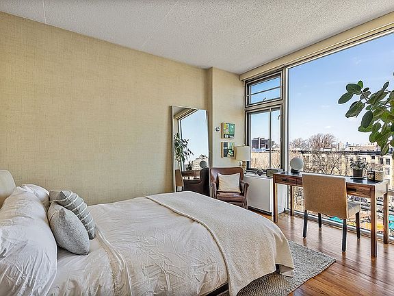 5th image of 475 Sterling Pl APT 5E