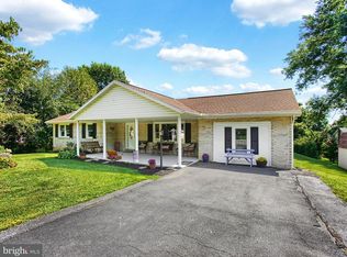 3 Hope Dr, Boiling Springs, PA 17007