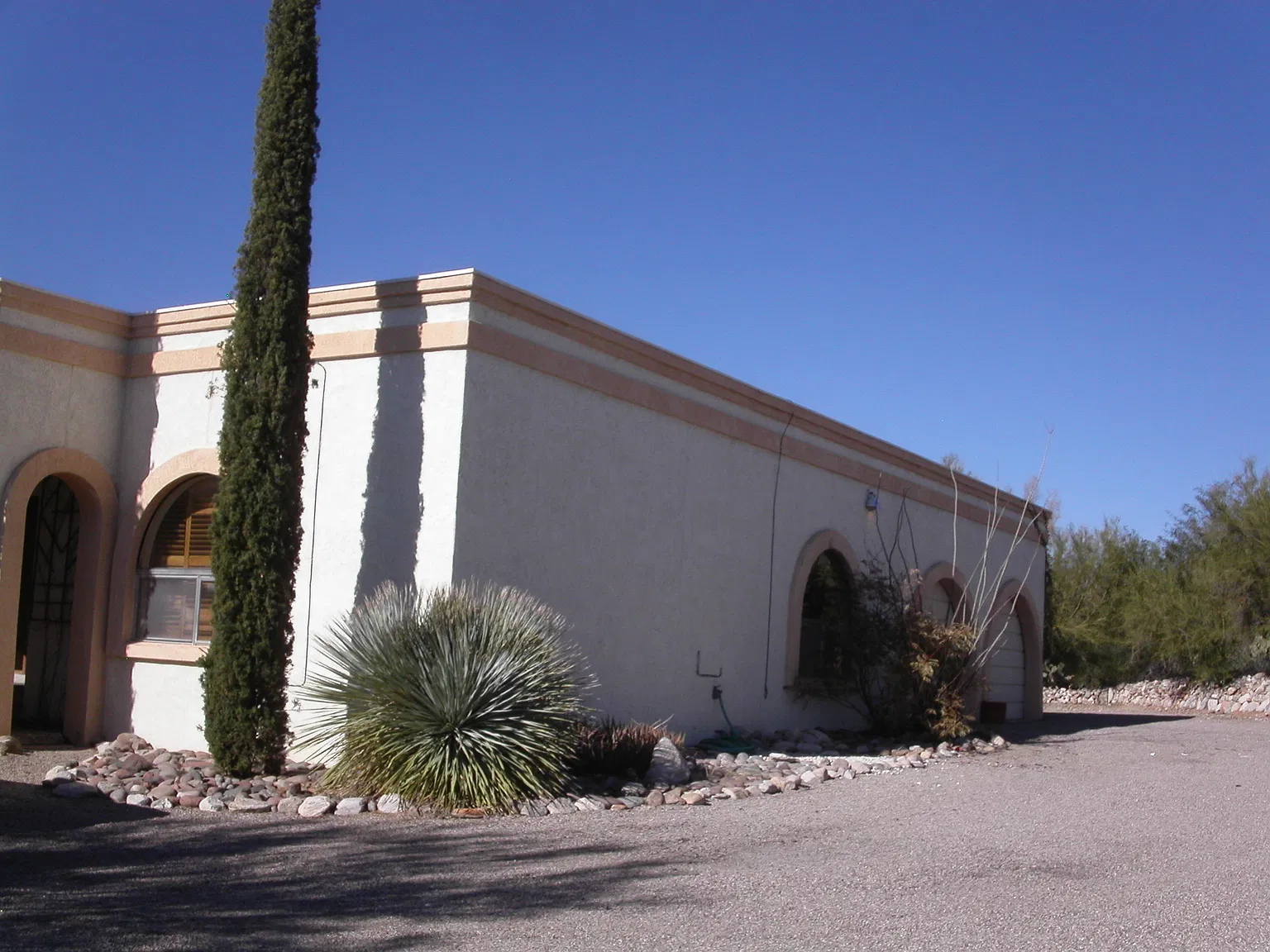 3 bed, 2012 sqft, $3,950 — Photo 2