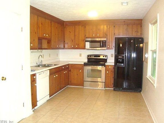 3rd image of 4386 Mallard Dr