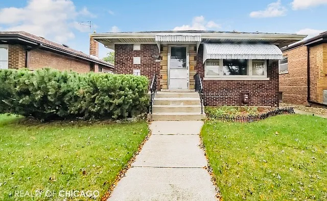 11007 S Avenue M photo 1