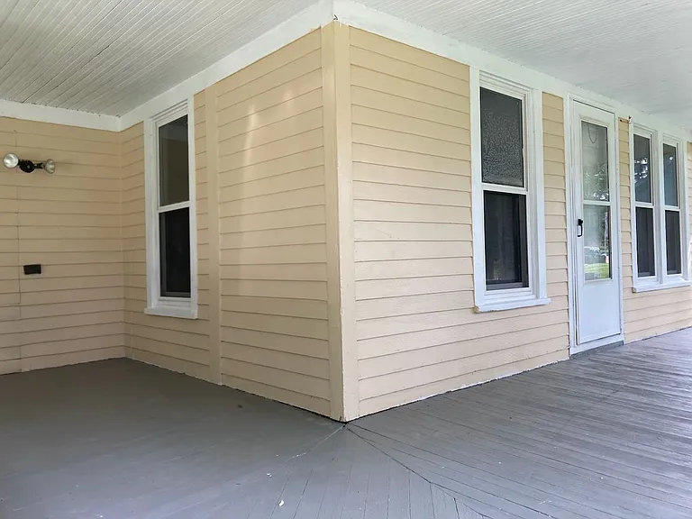 901 Clark St — Photo 12