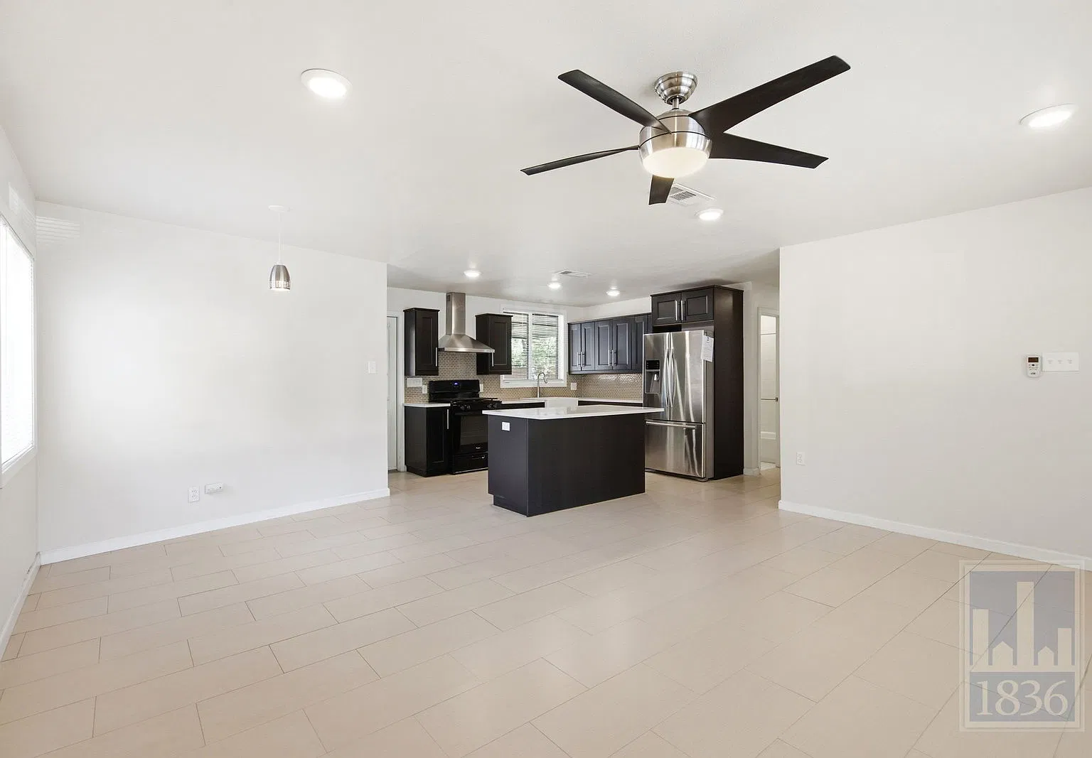 3 bed, 2.0 bath, 1136 sqft, $2,400 — Photo 4