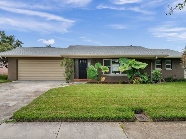 9925 Commodore Dr