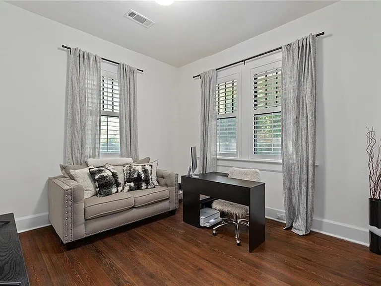 563 Parkway Dr NE — Photo 11