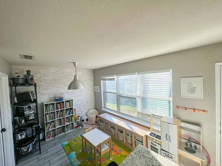 950 Naomi Ct — Photo 8