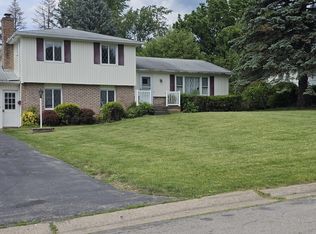 125 Hibiscus Dr, Rochester, NY 14618