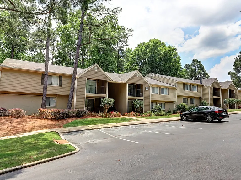 700 Riverchase Apartments — Photo 45