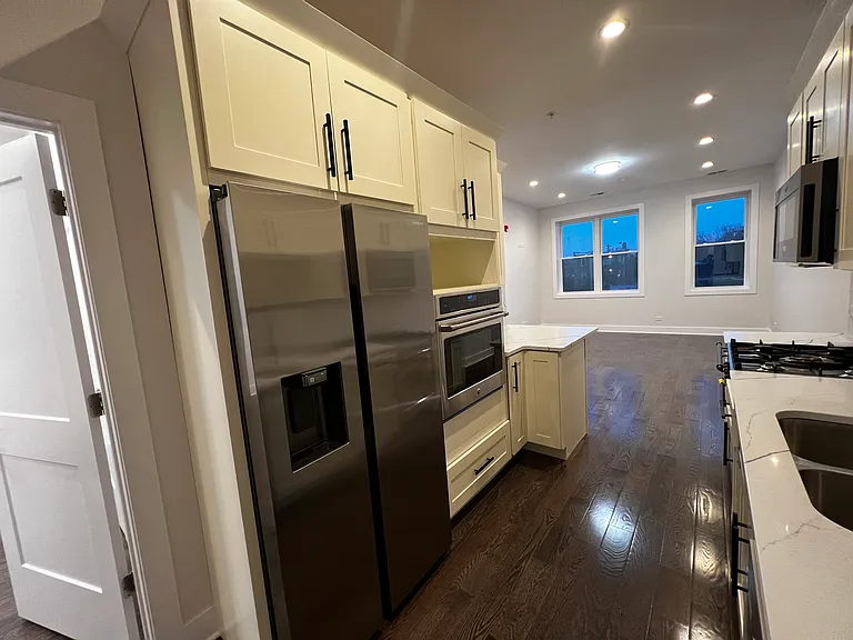 4819 Main St #202 — Photo 4