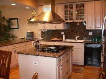 3rd image of 8 Brittany Ln