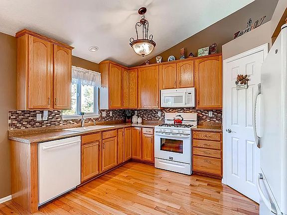 3rd image of 11411 Lima Ct