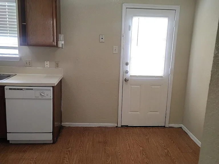 5947 Shadydell Dr — Photo 2