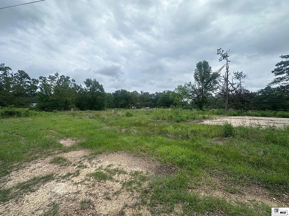 2nd image of 132 Springhill Rd