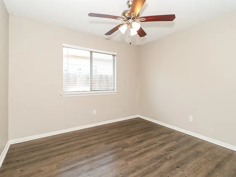 9308 Cynthia Ct — Photo 13