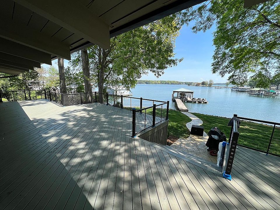 2nd image of 4924 Moonlite Bay Dr