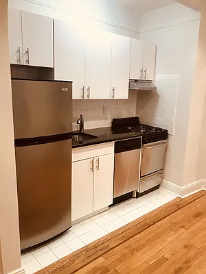 Rented by Metropolis Real Estate of Manhattan | media 61