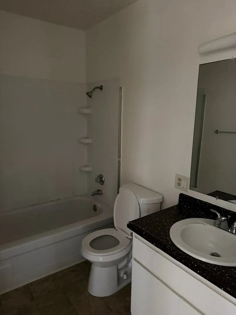 2223 Edison Avenue — Photo 3