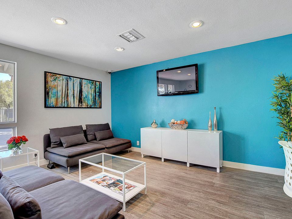 Paradise Square | Apartments For Rent in Las Vegas
