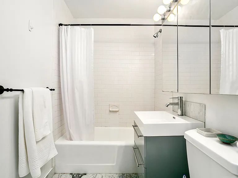 310 E 46th St #10M — Photo 6