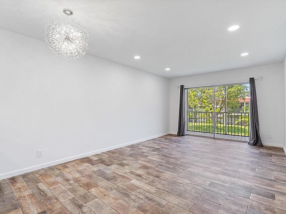 5th image of 899 SE 2ND Avenue #203