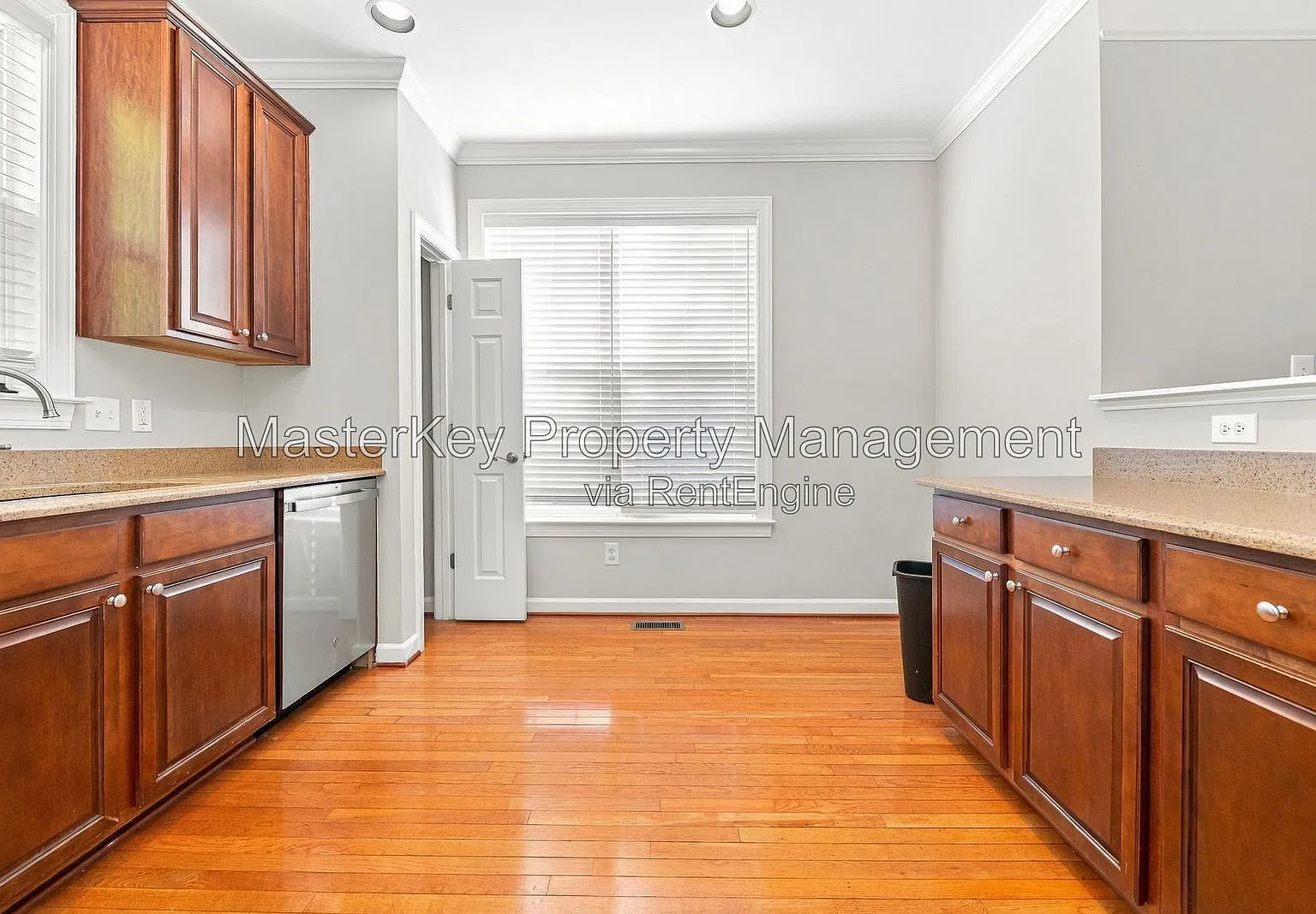 4 bed, 3.5 bath, 2807 sqft, $2,700 — Photo 3