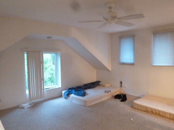 4th image of 2334 N Wayne Ave #2
