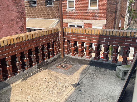 5th image of 1429 Jackson St #2R