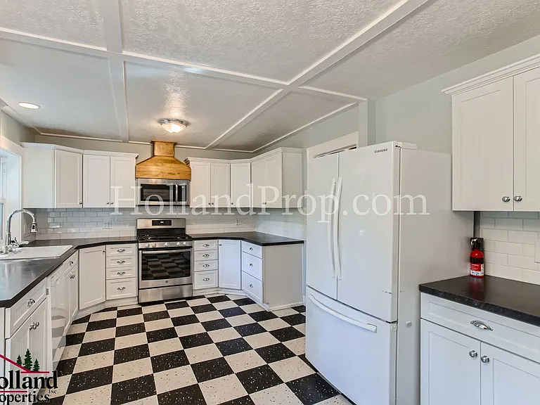 3257 NE Brogden St — Photo 11