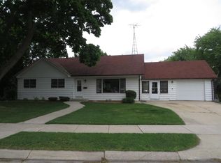 400 Walnut St, Burlington, WI 53105