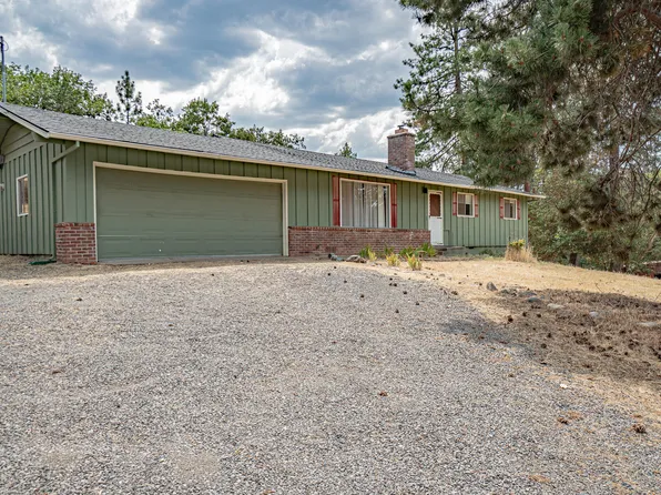 200 Andesite Dr, Jacksonville, OR 97530