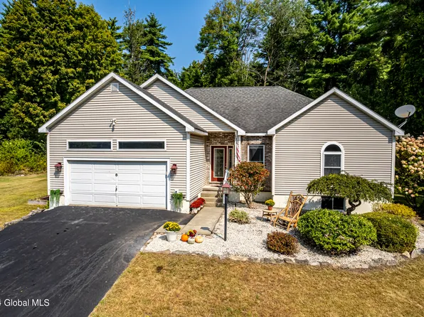 6 Cherry Tree Lane, Hudson Falls, NY 12839