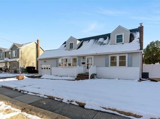 344 N Boston Ave, Massapequa, NY 11758