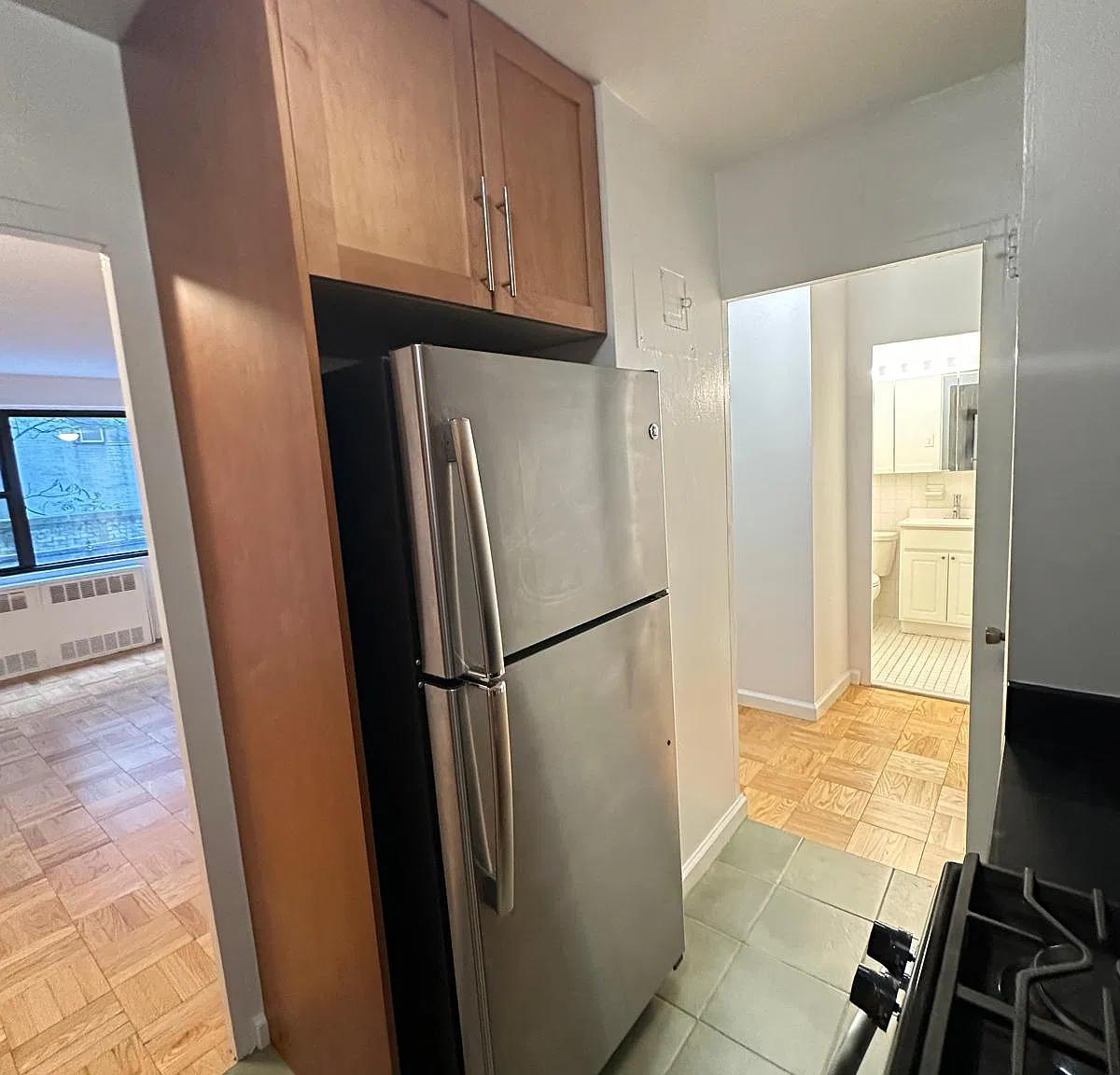 350 W 51st St — Photo 3